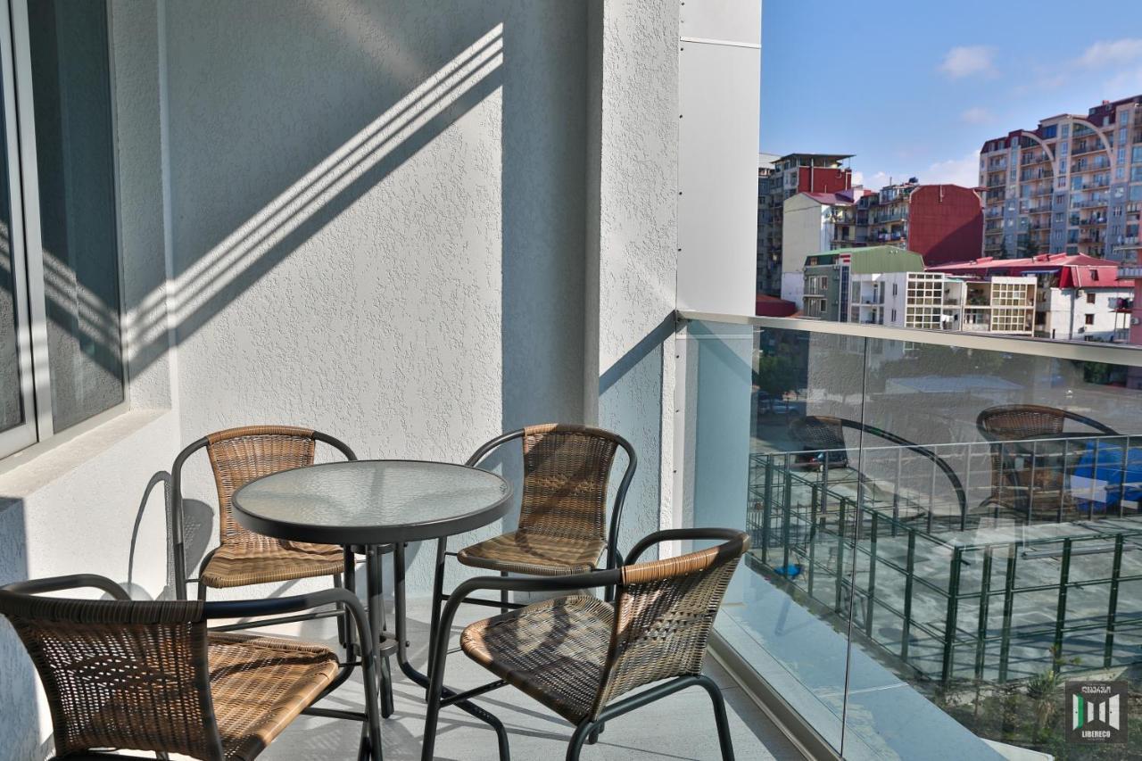 Libereco Aparthotel バトゥーミ エクステリア 写真