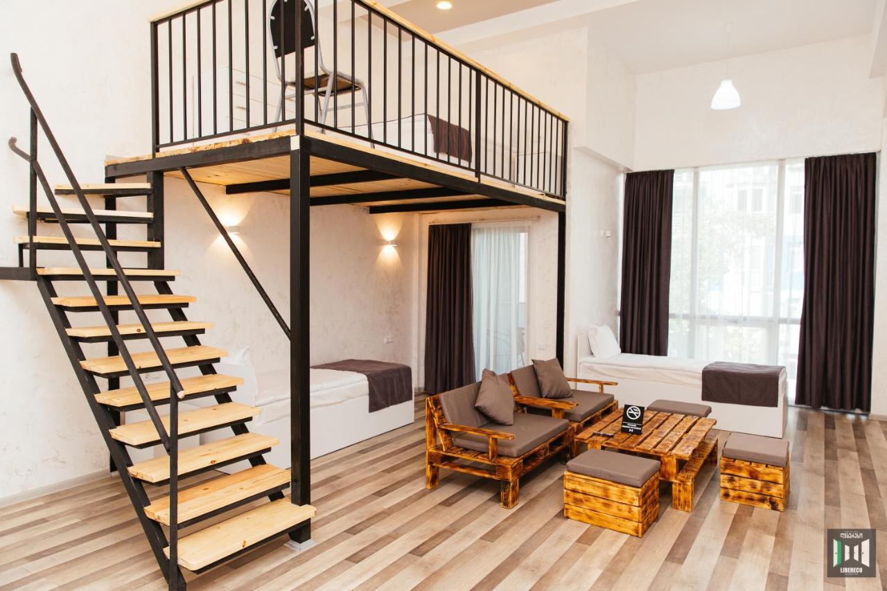 Libereco Aparthotel バトゥーミ エクステリア 写真