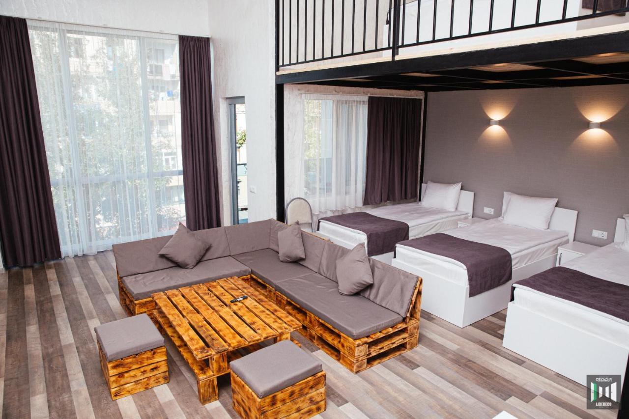 Libereco Aparthotel バトゥーミ エクステリア 写真
