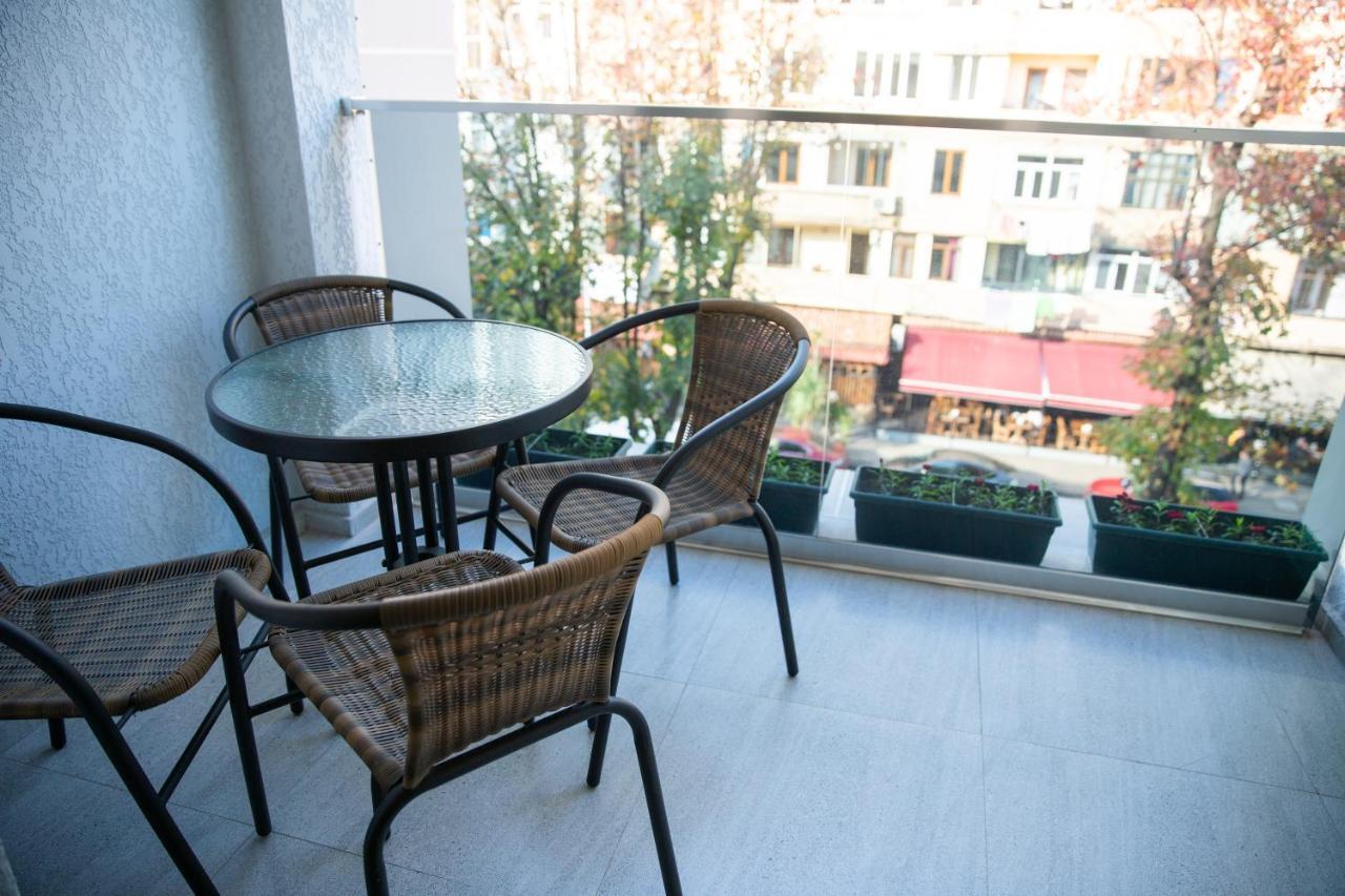 Libereco Aparthotel バトゥーミ エクステリア 写真