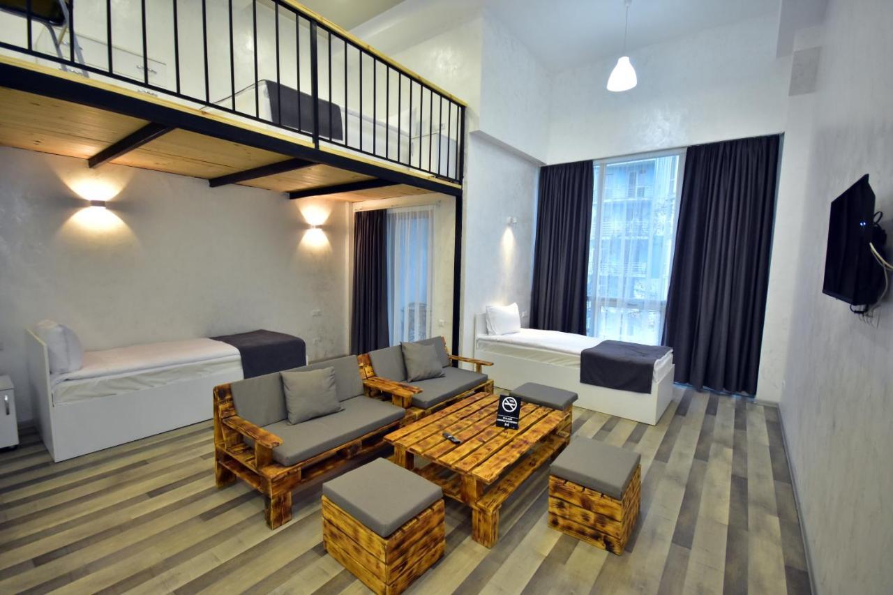 Libereco Aparthotel バトゥーミ エクステリア 写真